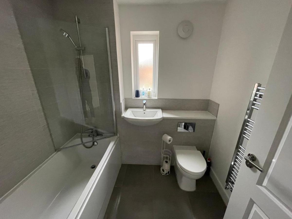 Large Bright King Sized - Short Walk From Cc Guest house *