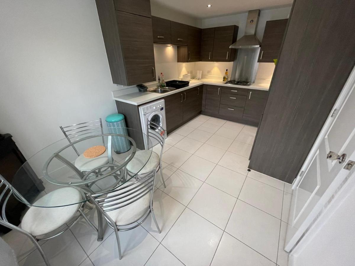 Large Bright King Sized - Short Walk From Cc * Manchester