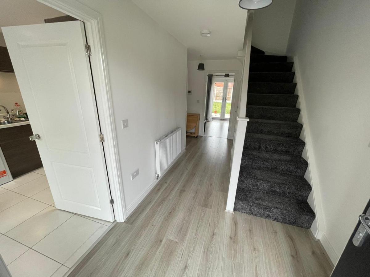 Large Bright King Sized - Short Walk From Cc