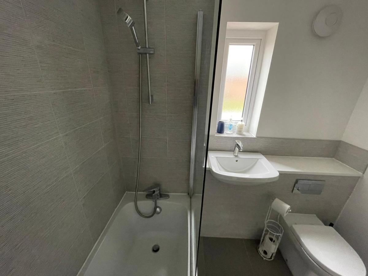 Large Bright King Sized - Short Walk From Cc Guest house *